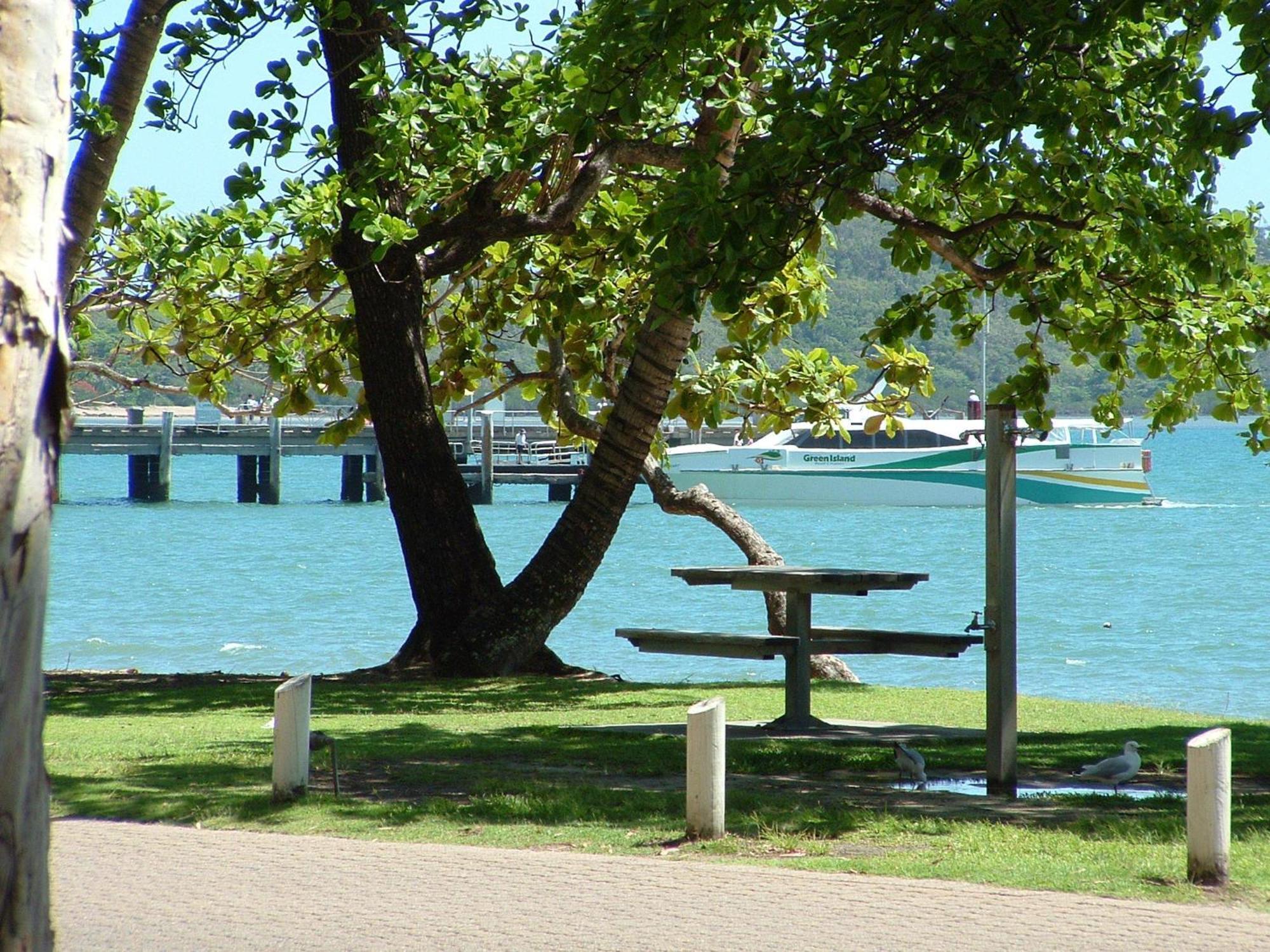 Marlin Waters Beachfront Apartments Palm Cove Exterior foto
