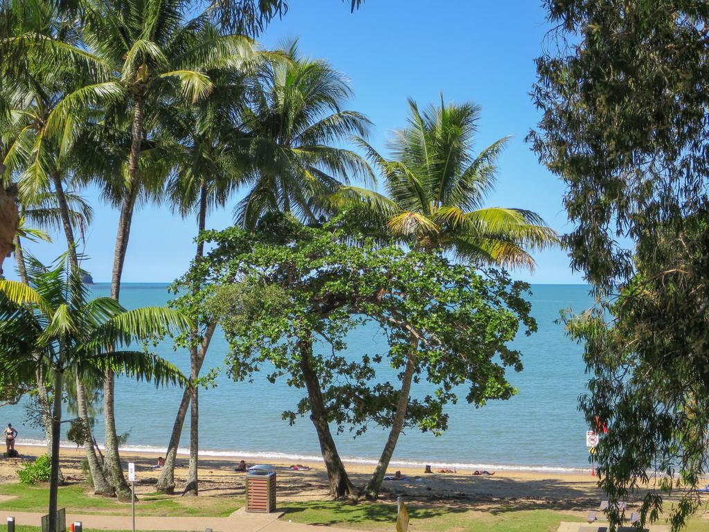 Marlin Waters Beachfront Apartments Palm Cove Exterior foto