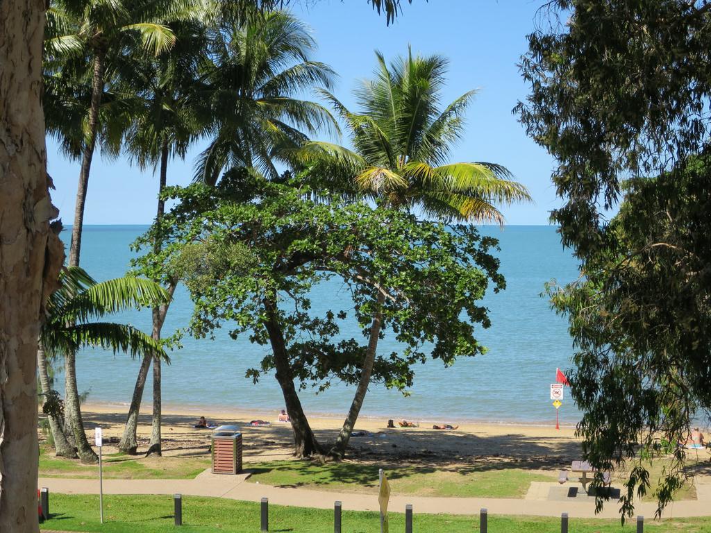 Marlin Waters Beachfront Apartments Palm Cove Exterior foto