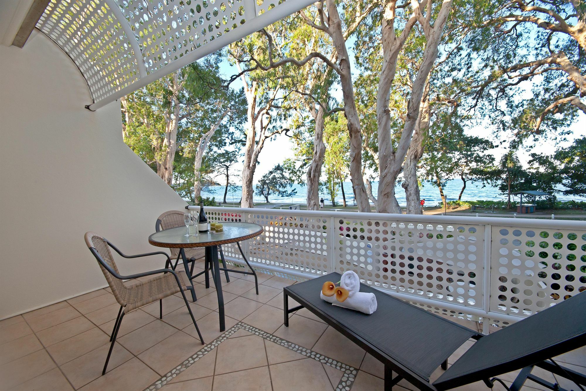 Marlin Waters Beachfront Apartments Palm Cove Exterior foto